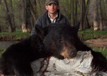 Bar-Nunn Guide, Billy, with JT's spring black bear