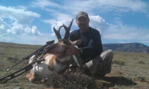 <p>Tim from ohio arrowed this buck by 11:00am on the first morning of his hunt. Buck scored in the low 70's. Tim made a perfect double lung shot and the buck ran less than 100 yards before tumbling.</p>